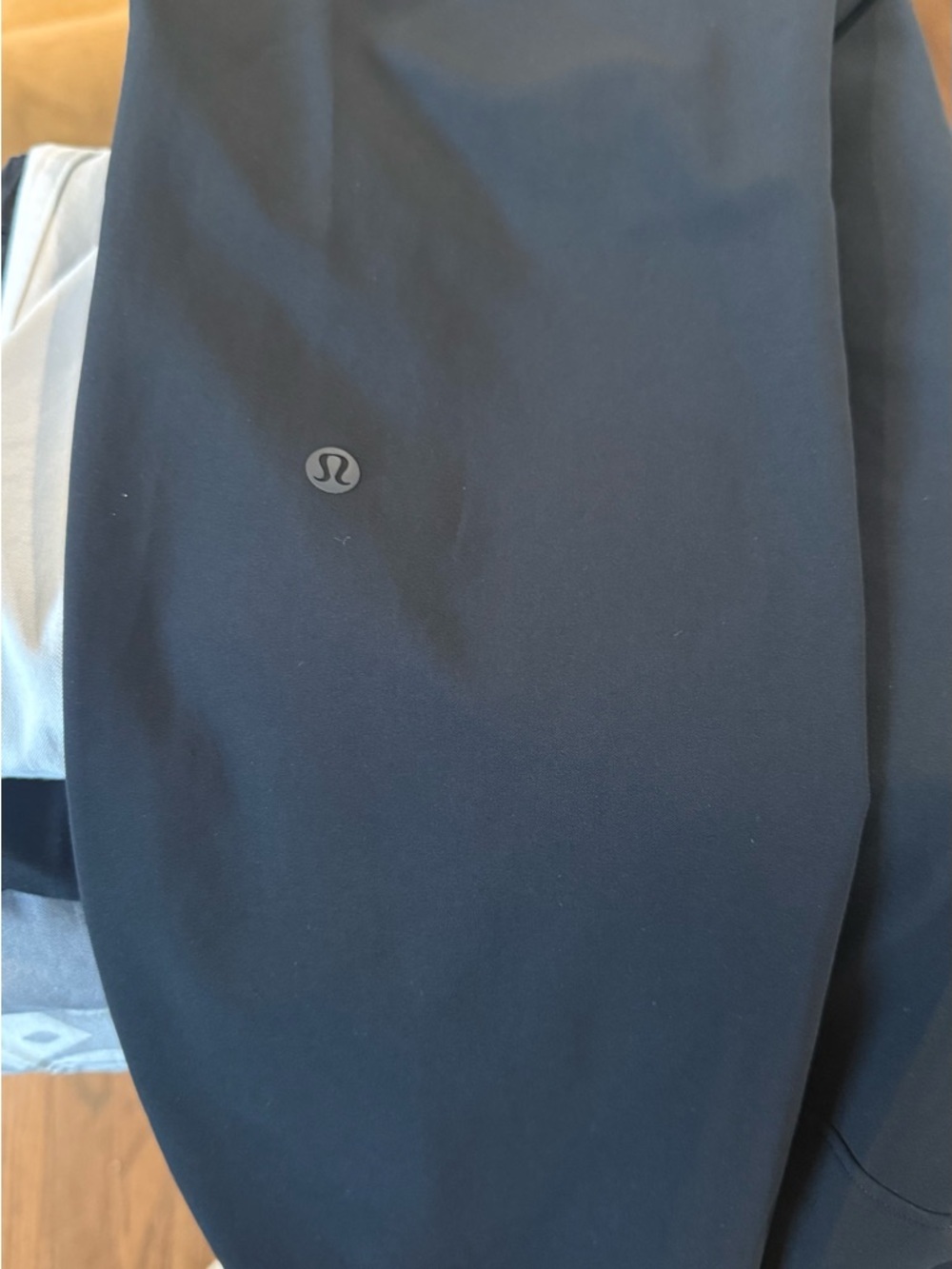 Lululemon | On the Fly Workout Pants | Black | Size 8 - Picture 6 of 6